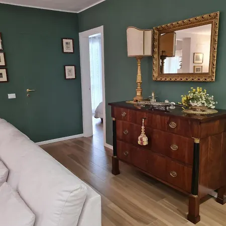 Queen With Double Bed Apartment *